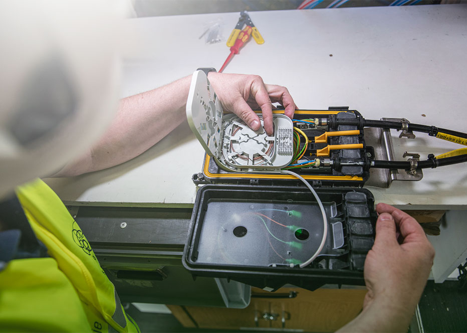 SIRO GIS Solution - Engineer Conducting Fibre Optic Work