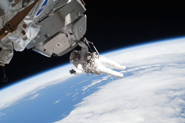 astronaut, international space station, spacewalk-67644.jpg